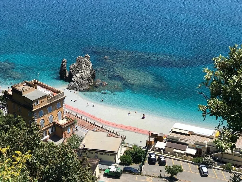 Great Location Private Entrance Apartment Monterosso al Mare Italy