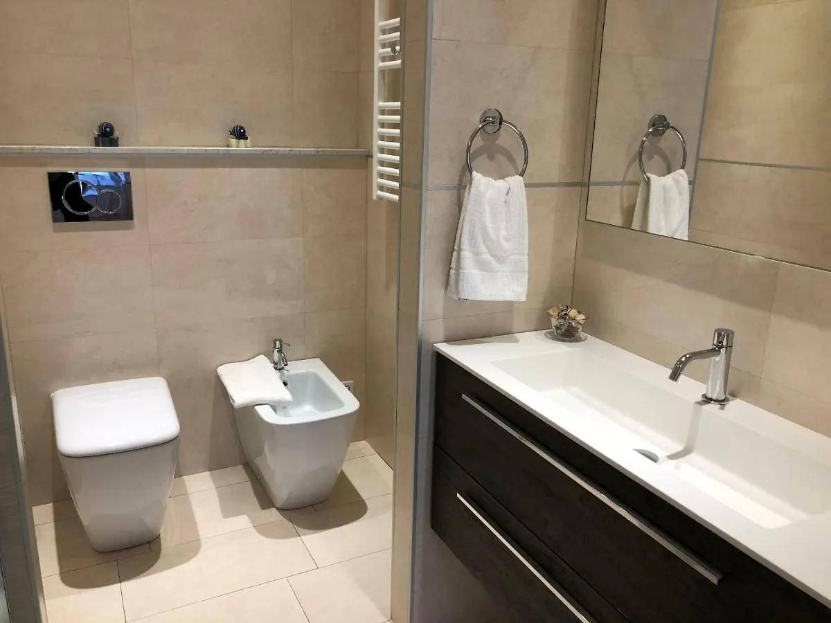 Great Location Private Entrance Apartment Monterosso al Mare