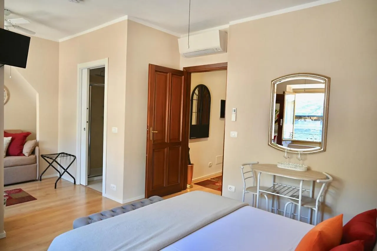 Great Location Private Entrance Apartment Monterosso al Mare 0*,  Italy